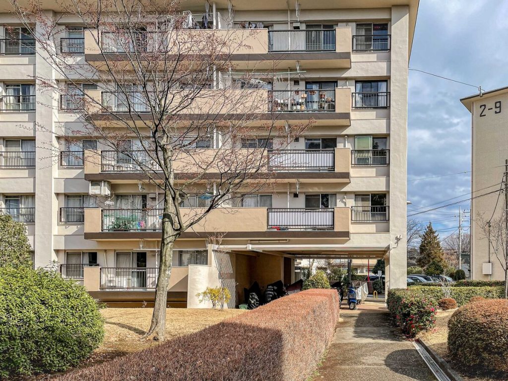 松戸市高塚新田 高塚団地2街区10号棟の外観｜RC造5階建マンション