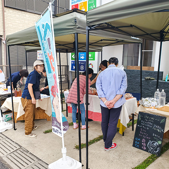 松戸支店イベント ― 野菜詰め放題コーナー